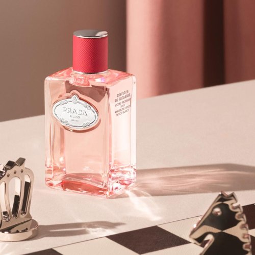 PRADA PARFUM Rhabarber-Infusion - Verspieltes blumig-fruchtiges PRADA PARFUM Rhabarber-Infusion - Verspieltes blumig-fruchtiges